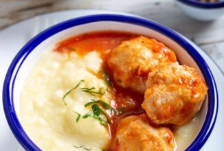 Диетические тефтели из куриного фарша с подливкой в духовке 🍗