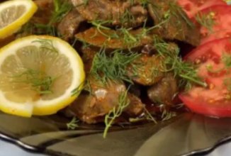 Куриная печень в томатном соке.