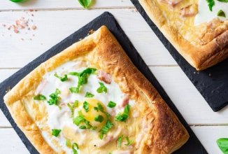 Слойки с яйцом, ветчиной и сыром 👍🏼