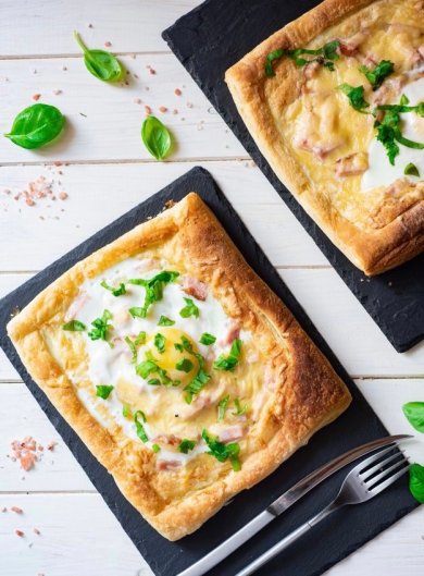 Слойки с яйцом, ветчиной и сыром 👍🏼 - Шаг 9