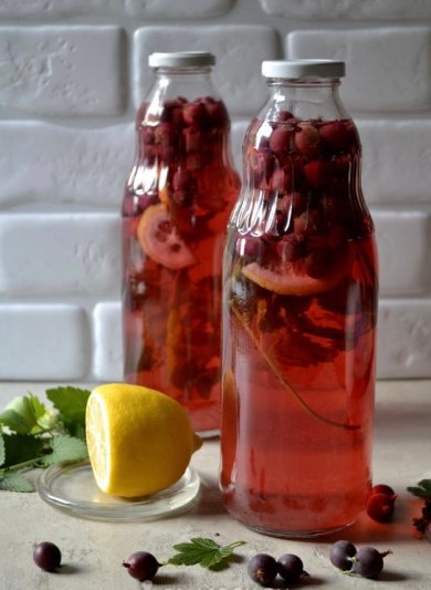 Компот из крыжовника с мелиссой и лимоном на зиму 🫙 - Шаг 11