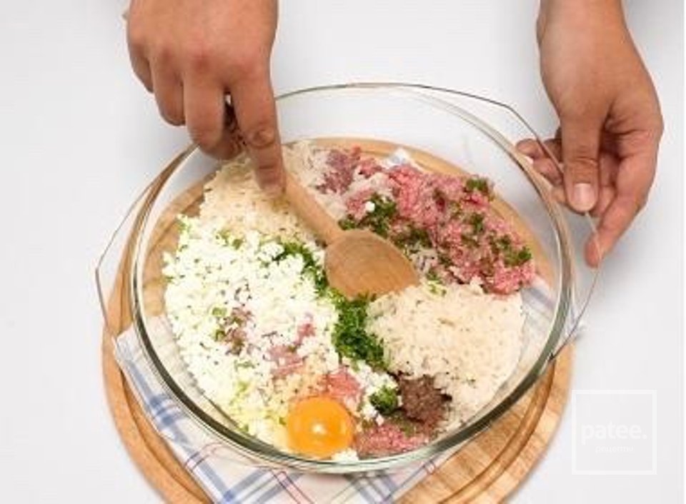 "Ежики" из рубленого мяса с рисом и яйцом 👍🏼 - Шаг 2