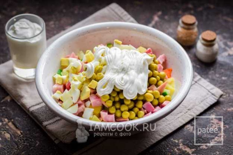 Салат «Столичный» со свежими огурцами 🥗 - Шаг 7