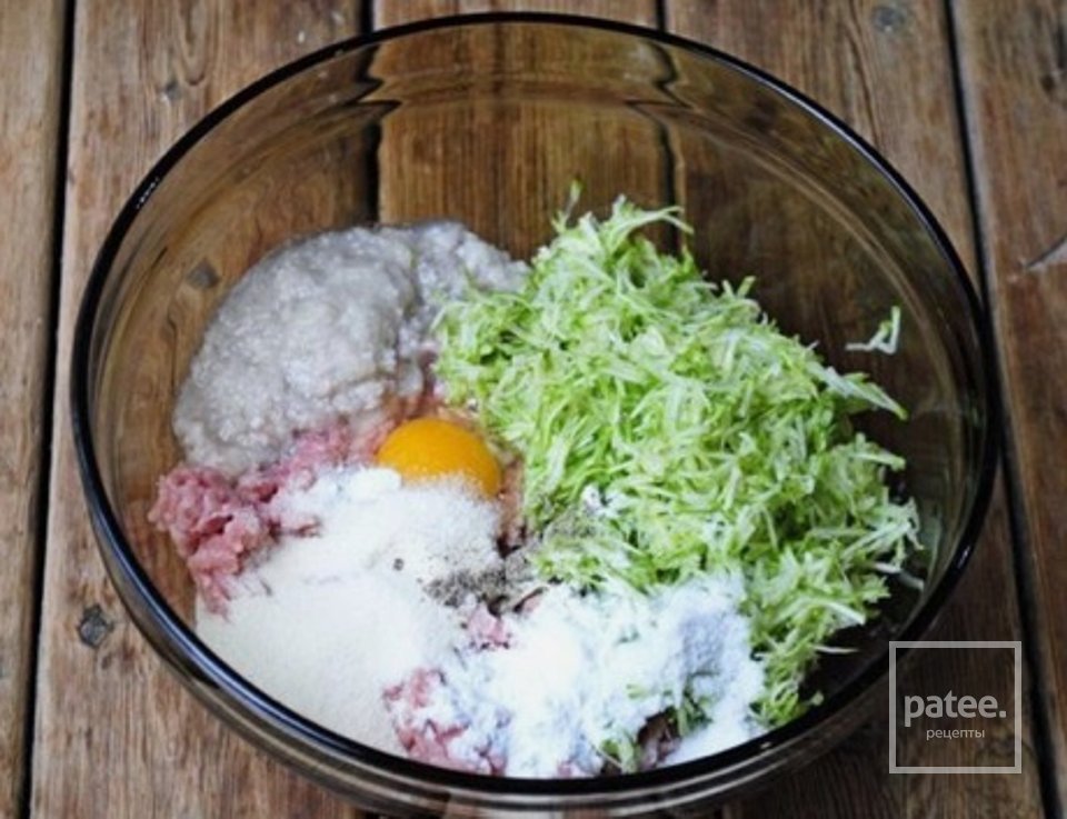 Котлеты из кабачков с фаршем - Шаг 1