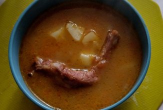 Суп харчо с копчёностями.