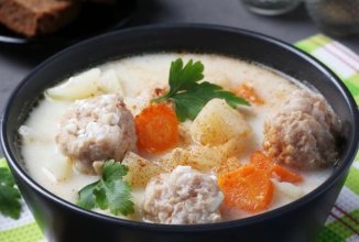 Сырный суп с куриными фрикадельками 🍲