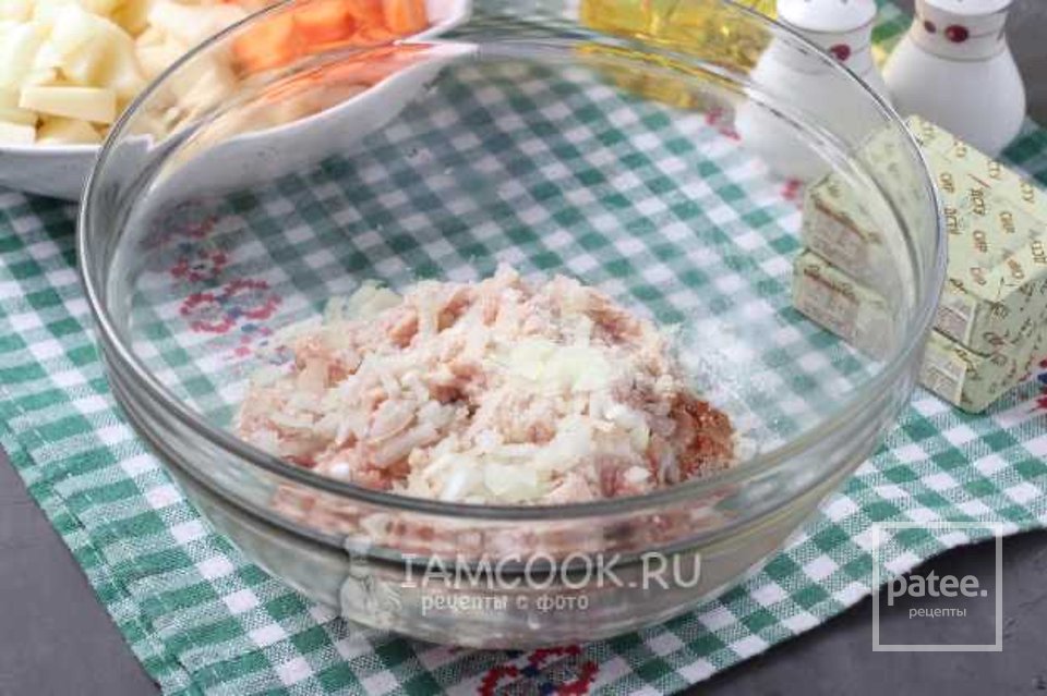 Сырный суп с куриными фрикадельками 🍲 - Шаг 2
