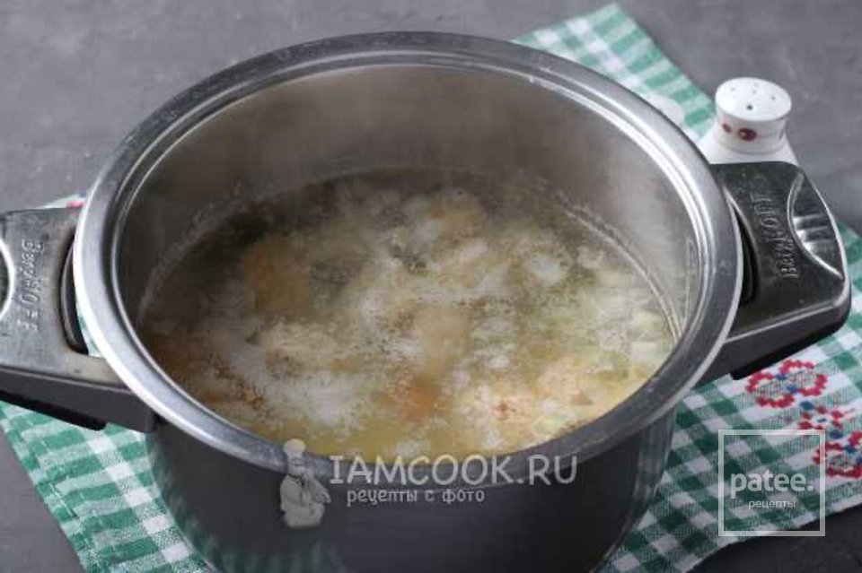 Сырный суп с куриными фрикадельками 🍲 - Шаг 5