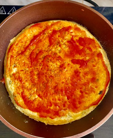 Пицца из кабачков на сковороде - Шаг 3