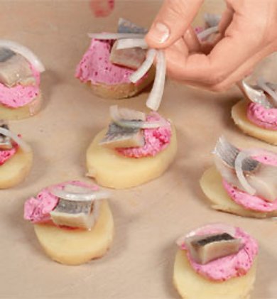 Картофельные тарталетки с сельдью 🐠 - Шаг 4