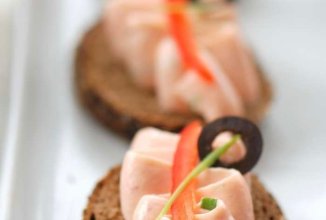 Мусс из семги на бородинском хлебе 🐟