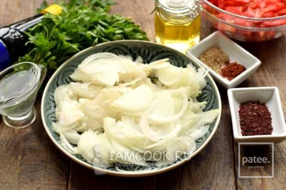 Маринованный салат с луком и помидорами к шашлыку 🥗 - Шаг 3