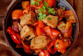 Телятина с перцем и луком 🥩