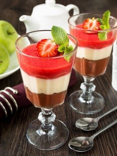 Шоколадно-ванильный пудинг с клубникой 👍🏼 - Шаг 6