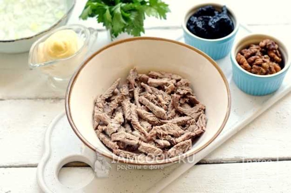 Салат «Принцесса» с говядиной 🥗 - Шаг 3