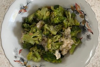 Рис с брокколи по-китайски.