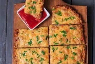 Сырные хлебцы из кабачков