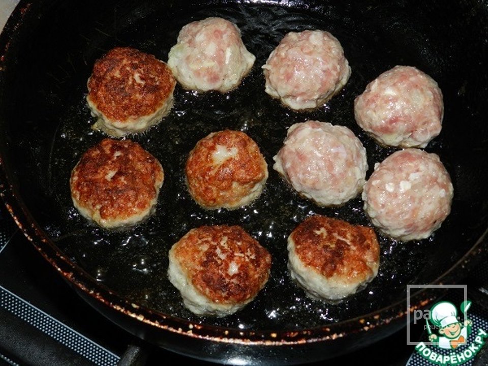 Фрикадельки в томатном соусе с сыром 🥩 - Шаг 9