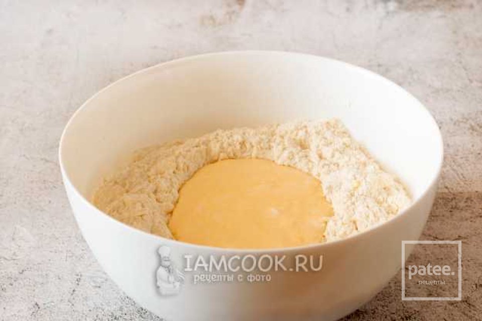 Тертый пирог с творогом и вишней 🍰 - Шаг 5