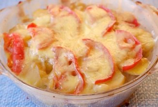 Картофельная запеканка с фаршем, помидорами и молочной заливкой 👍🏼