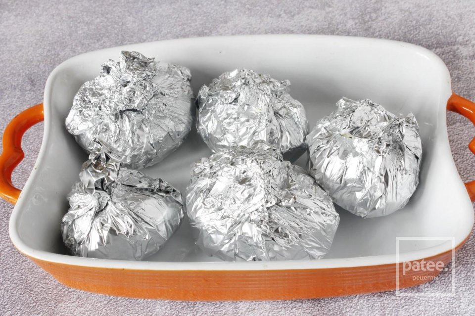 Запеченный картофель в фольге в духовке 🥔 - Шаг 5