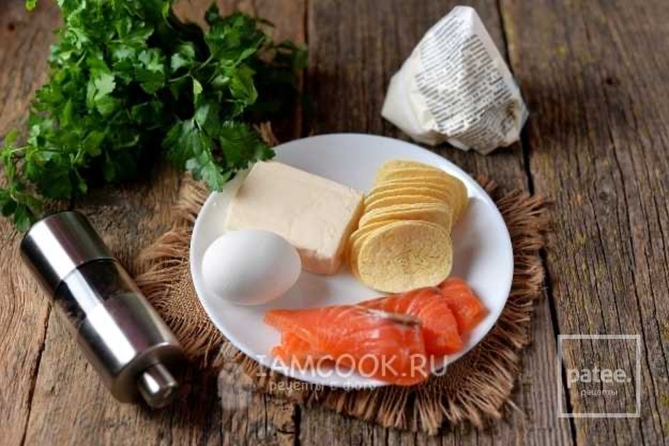 Закуска на чипсах с красной рыбой, сыром и яйцами 👍🏼 - Шаг 1