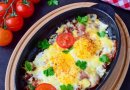Яичница с беконом и сыром на сковороде 🍳