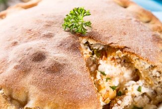 Пирог с курицей и брынзой 🥧