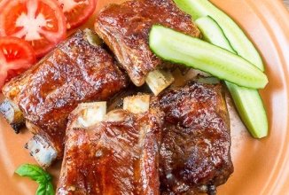Запеченные ребрышки в кисло-сладкой глазури 🍖