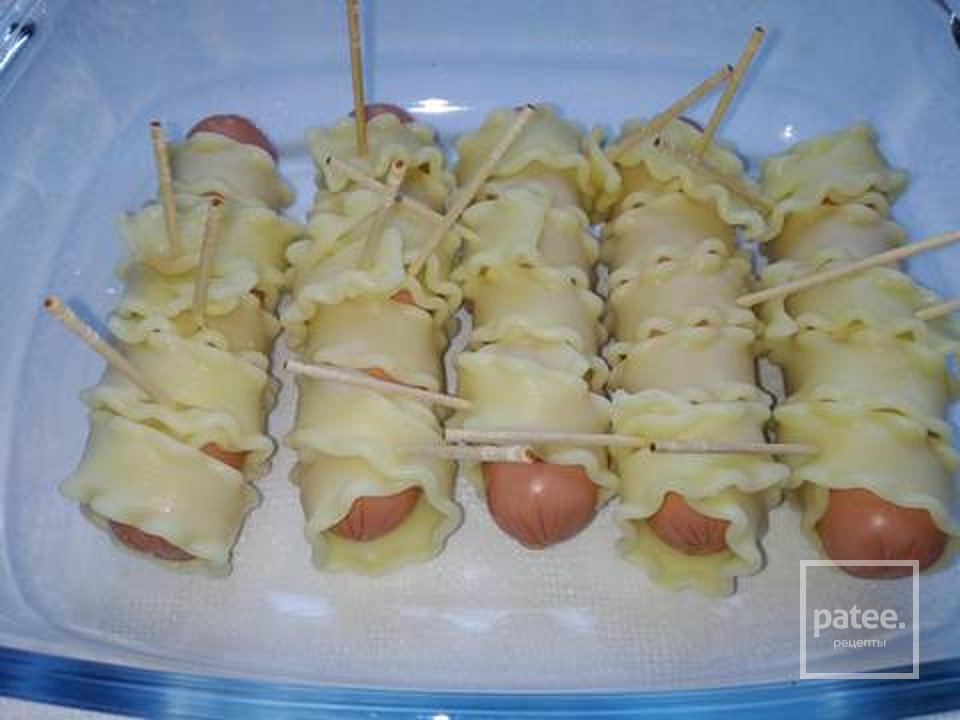 Сосиски в пасте, запеченные с брокколи, кабачком, сыром и соусом Barilla - Шаг 2