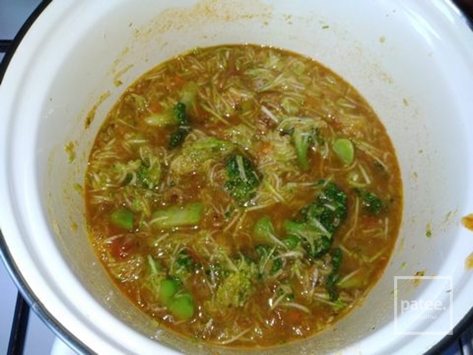 Сосиски в пасте, запеченные с брокколи, кабачком, сыром и соусом Barilla - Шаг 5