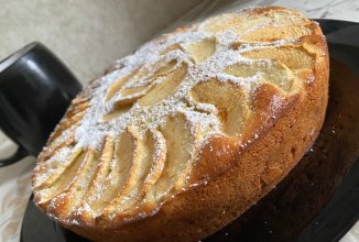 Шарлотка со сметаной