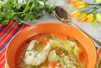 Уха из судака с пшеном 🍲