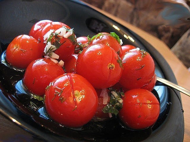 Малосольные помидоры с чесноком 🍅
