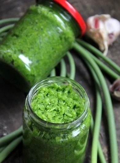 Приправа из чесночных стрелок на зиму 🧄 - Шаг 1