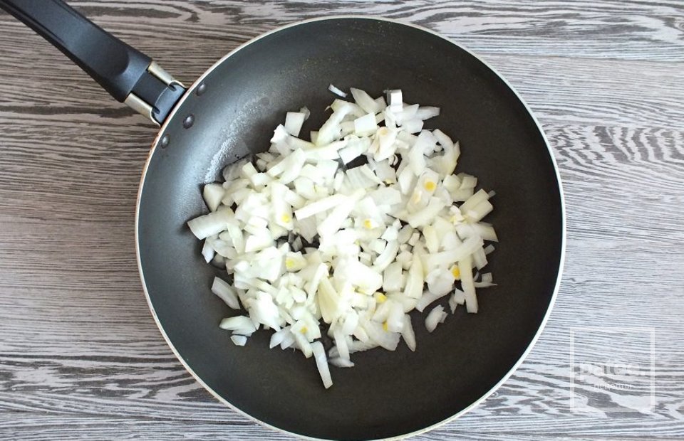 Перепечи с капустой и фаршем - Шаг 2