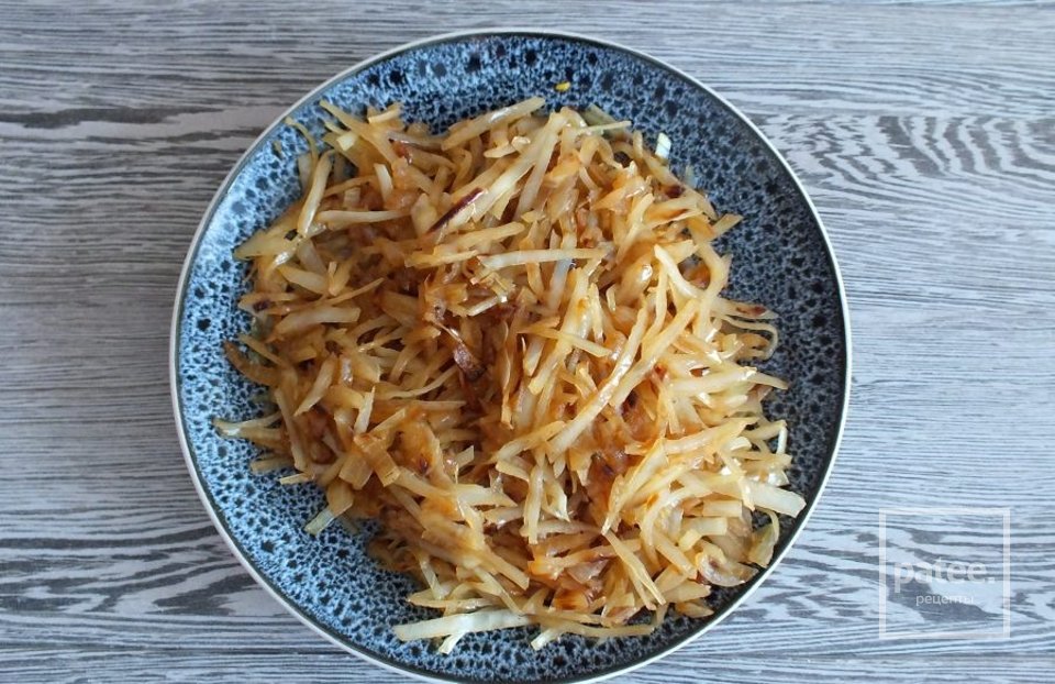 Перепечи с капустой и фаршем - Шаг 4