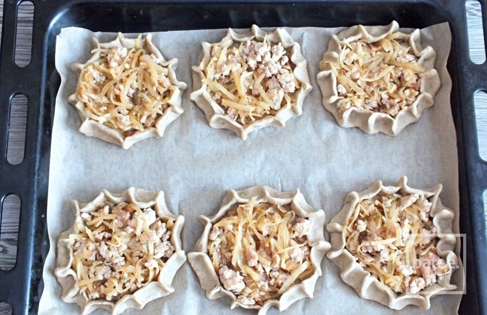 Перепечи с капустой и фаршем - Шаг 14