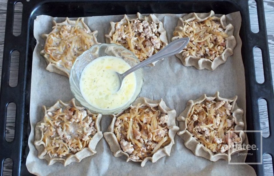 Перепечи с капустой и фаршем - Шаг 15