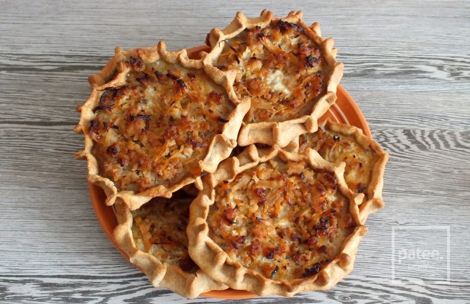 Перепечи с капустой и фаршем - Шаг 16