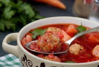 Свекольный суп с фрикадельками 🍲