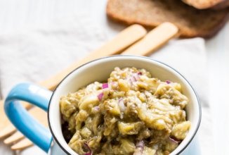 Салат из запеченных баклажанов с чесноком 🥗