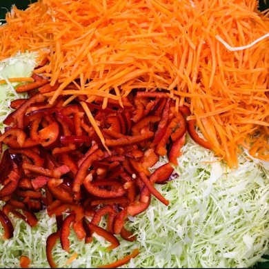 Квашеная капуста на мёду - Шаг 1