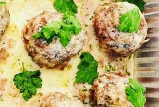 Тефтели из куриного фарша в молочно-сырном соусе 👍🏼