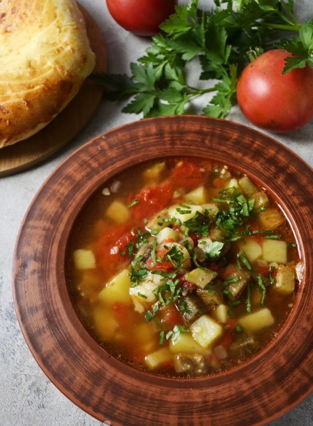 Армянский суп из баклажанов с помидорами 🍲