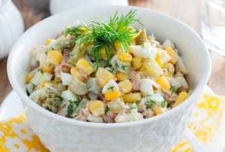 Салат с лососем