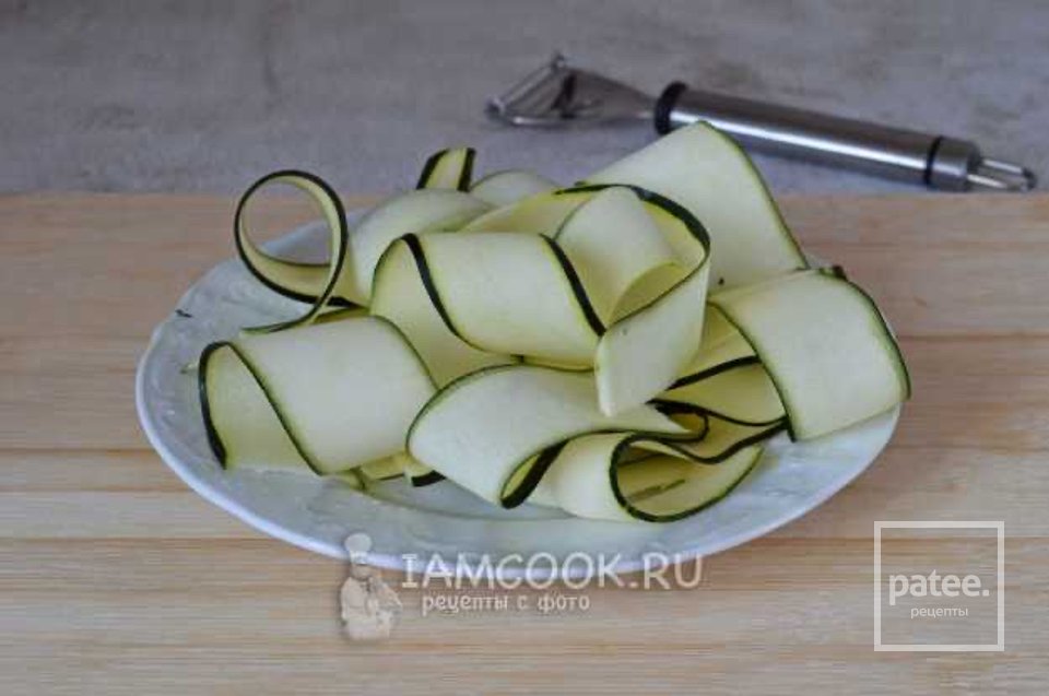 Круассаны с цукини, ветчиной и сыром 🥐 - Шаг 2