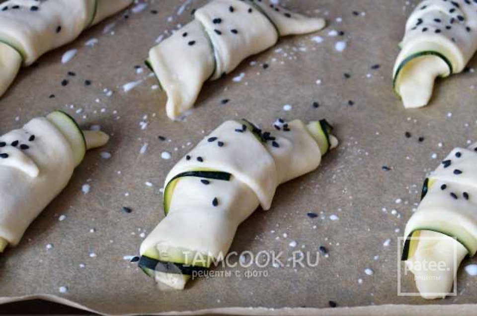 Круассаны с цукини, ветчиной и сыром 🥐 - Шаг 6