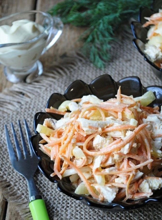 Салат с корейской морковью, курицей и болгарским перцем 🥗