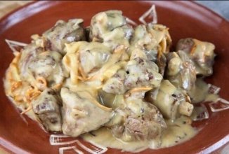 Нежная печень, в сырном соусе!